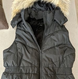*last call*NWOT Banana Republic hooded puffer vest